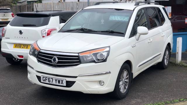 SsangYong Turismo 2.2 EX 5dr MPV Diesel White