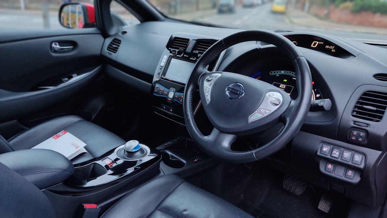 2015 Nissan Leaf 0.0 80kW Tekna 24kWh 5dr Auto