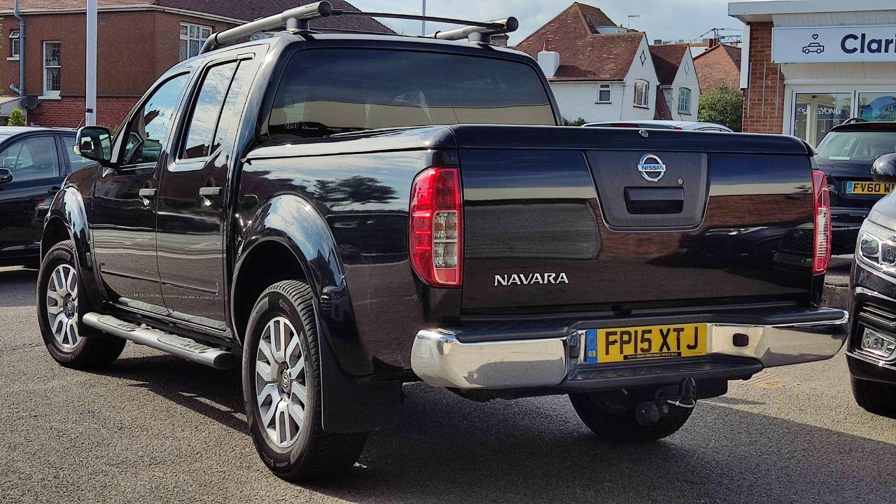 2015 Nissan Navara Double Cab Pick Up Outlaw 3.0dCi V6 231 4WD Auto